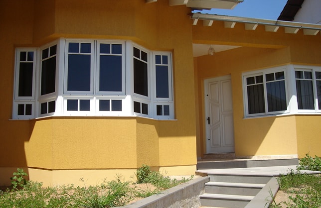 28-Casa em madeira, com bay window!